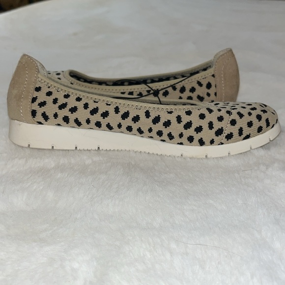 Seychelles Cheetah Print Slip On Shoes - Picture 6 of 13